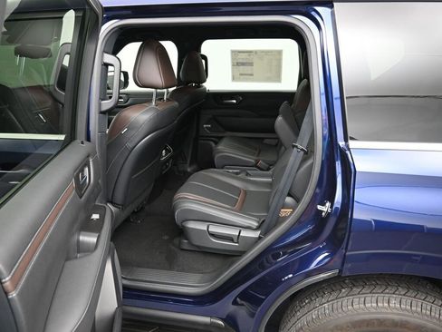 New 2025 Nissan Armada SL w/ Captain's Chari Seat Package image 23