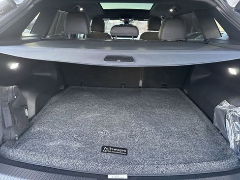 Used 2025 Volkswagen Atlas Cross Sport SE w/ Panoramic Sunroof Package image 25