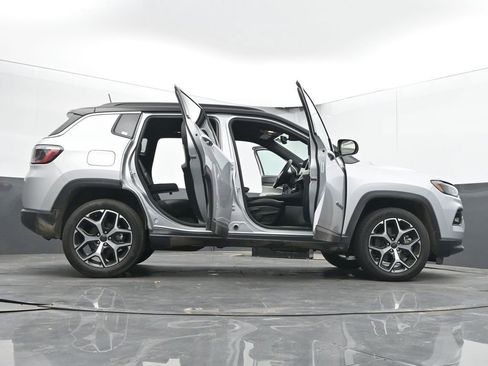 Used 2025 Jeep Compass Limited AWD/4WD image 77