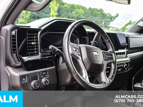 Used 2025 Chevrolet Silverado 1500 LT RWD image 31