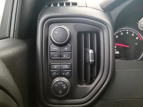 Used 2022 Chevrolet Silverado 1500 W/T w/ WT Value Package AWD/4WD image 11