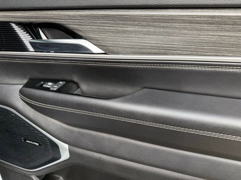 Used 2023 Jeep Wagoneer Series III w/ Preferred Equipment Group image 40