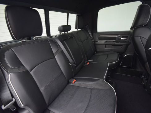 New 2026 RAM 2500 Laramie AWD/4WD image 19