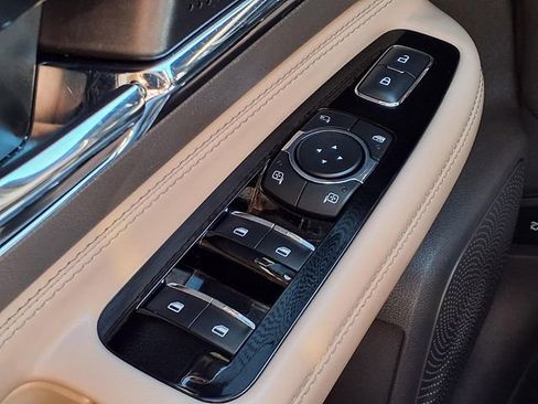 Certified 2024 Lincoln Corsair FWD image 17
