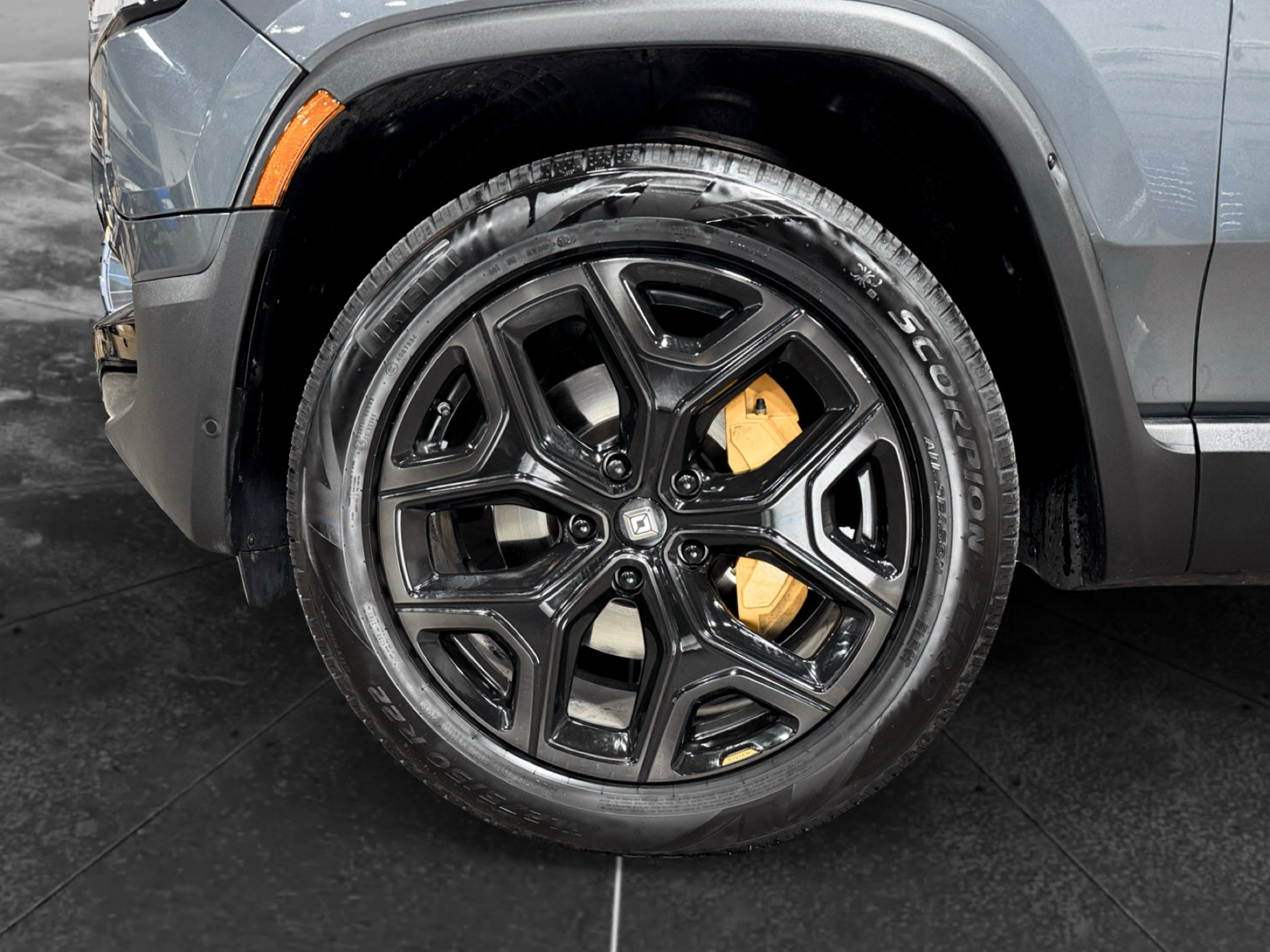 Used 2022 Rivian R1S Launch Edition Quad AWD/4WD image 31
