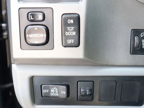 Used 2011 Toyota Tundra 2WD CrewMax w/ Tow Pkg image 29