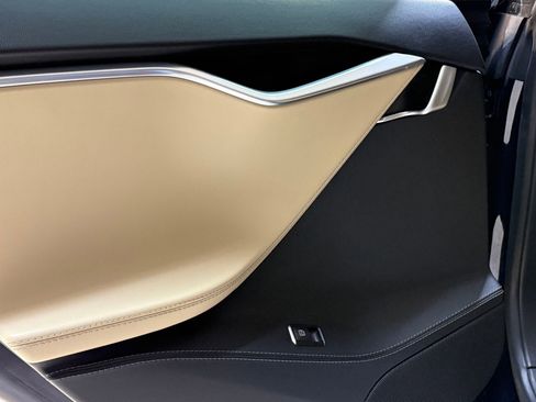 Used 2014 Tesla Model S P85 image 32