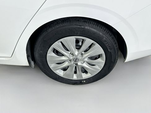 Used 2025 Nissan Sentra S image 11