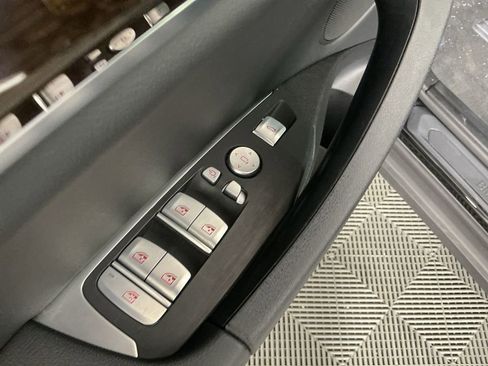 Certified 2023 BMW X4 xDrive30i w/ Convenience Package image 23