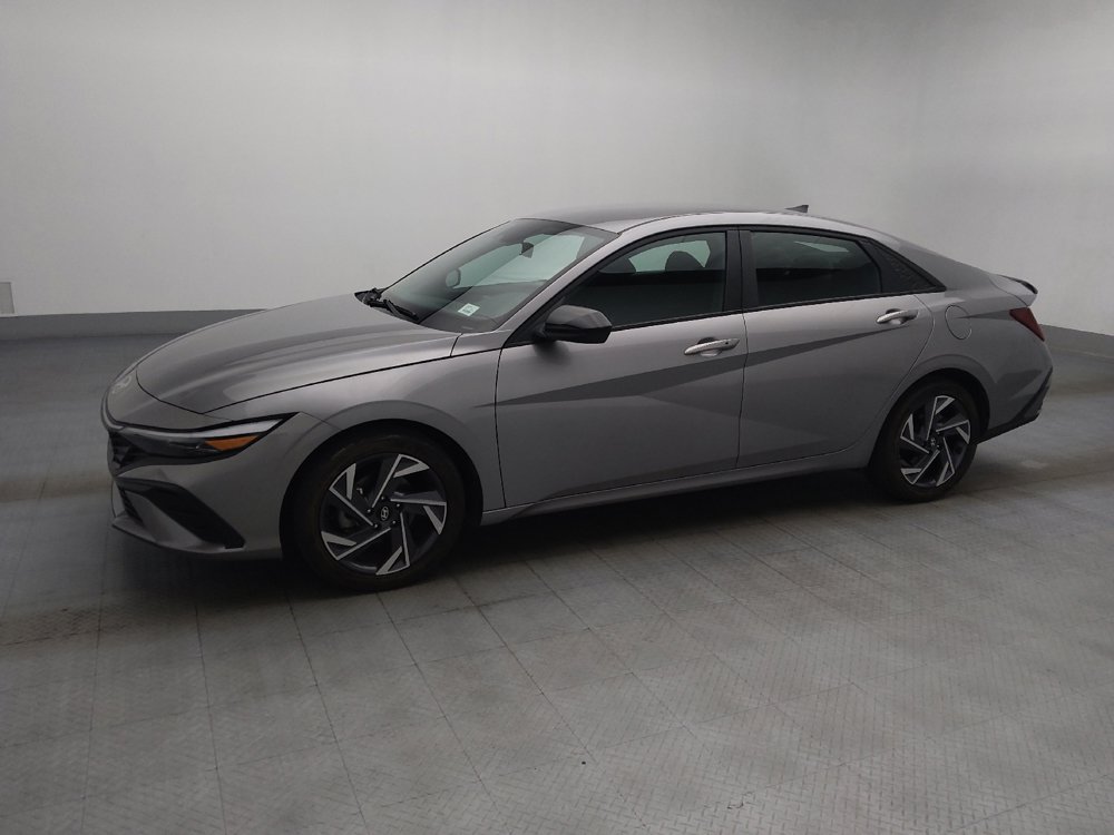 Used 2025 Hyundai Elantra Sport FWD image 2