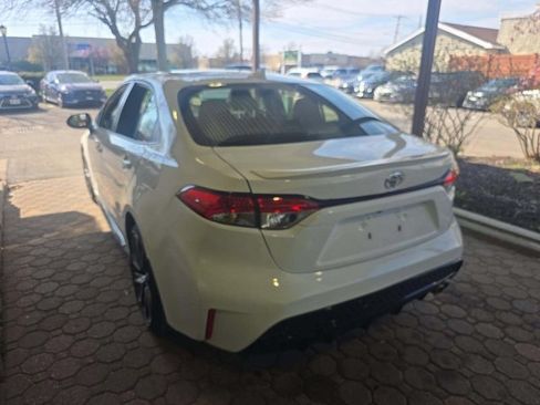 Used 2020 Toyota Corolla SE w/ Carpet Mat Package (TMS) FWD image 2