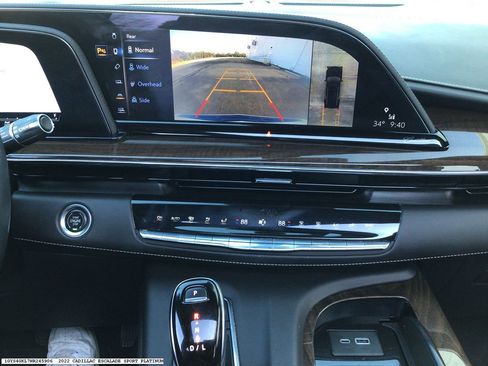 Used 2022 Cadillac Escalade Sport Platinum image 9