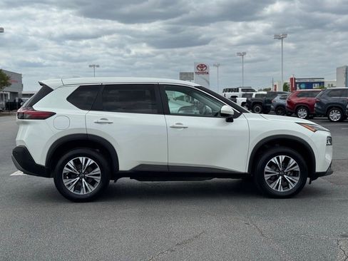 Used 2023 Nissan Rogue SV image 7