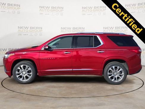 Certified 2021 Chevrolet Traverse Premier image 2