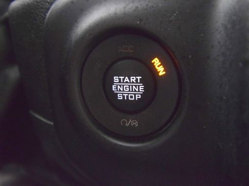 Used 2020 Jeep Wrangler Sport AWD/4WD image 35