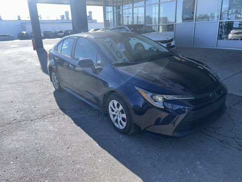 Used 2023 Toyota Corolla LE image 4