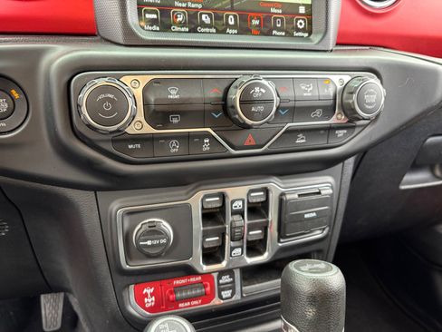 Used 2021 Jeep Wrangler Unlimited Rubicon image 30