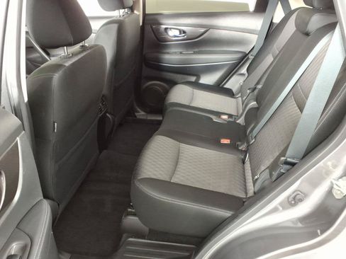 Used 2019 Nissan Rogue SV FWD image 15