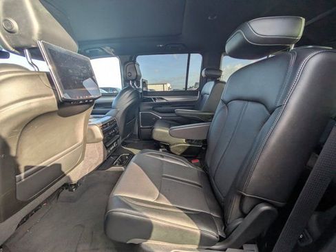 Used 2024 Jeep Wagoneer Series II image 10