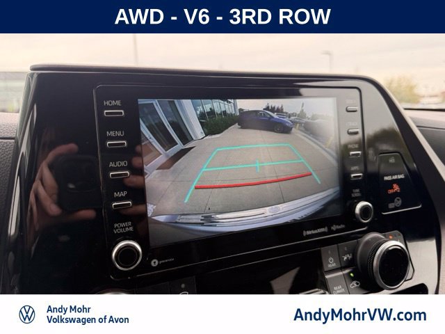 Used 2021 Toyota Highlander XLE AWD/4WD image 25