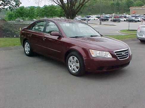 Used 2010 Hyundai Sonata GLS image 2