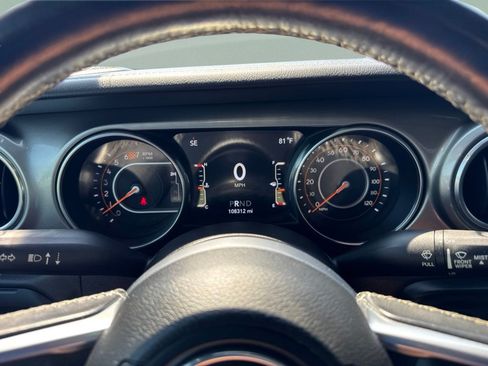 Used 2018 Jeep Wrangler Unlimited Sahara AWD/4WD image 15