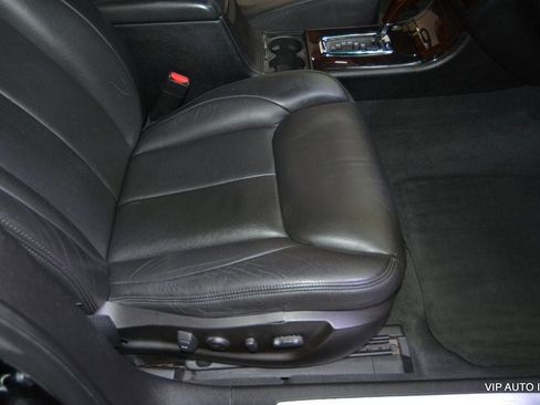 Used 2010 Cadillac DTS Premium w/ Driver Awareness Package image 18