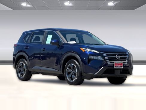 Used 2025 Nissan Rogue SV AWD/4WD image 7