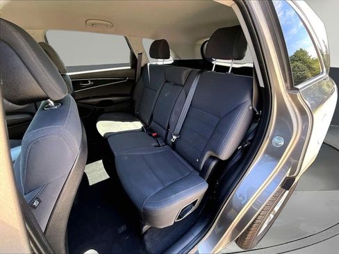 Used 2016 Kia Sorento L FWD image 21