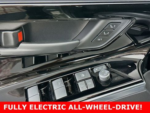 Used 2023 Subaru Solterra AWD image 29