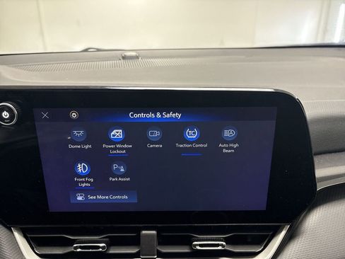 Used 2025 Chevrolet Equinox LT w/ Convenience Package II image 52