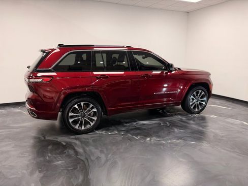 Used 2024 Jeep Grand Cherokee Overland AWD/4WD image 9