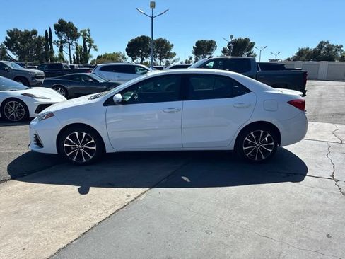 Used 2019 Toyota Corolla SE w/ SE Premium Package FWD image 4