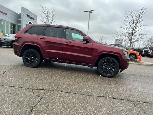 Certified 2021 Jeep Grand Cherokee Laredo X image 9