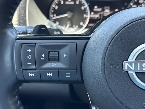 Used 2023 Nissan Pathfinder SL w/ SL Premium Package FWD image 22