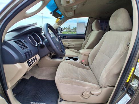 Used 2009 Toyota Tacoma PreRunner RWD image 17