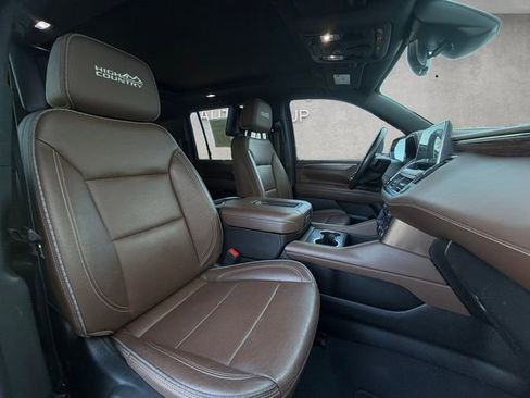 Used 2023 Chevrolet Suburban High Country image 24