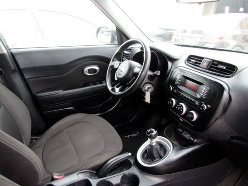 Used 2016 Kia Soul FWD image 21