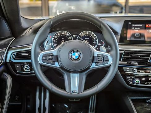 Used 2018 BMW 540i w/ M Sport Package RWD image 29