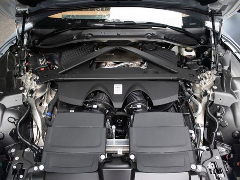 New 2025 Aston Martin DB12 Coupe image 21