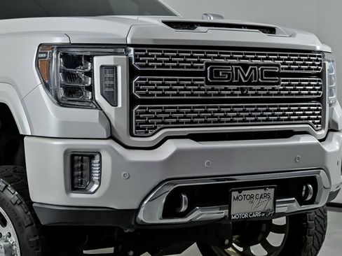 Used 2020 GMC Sierra 2500 Denali w/ Denali Ultimate Package AWD/4WD image 3