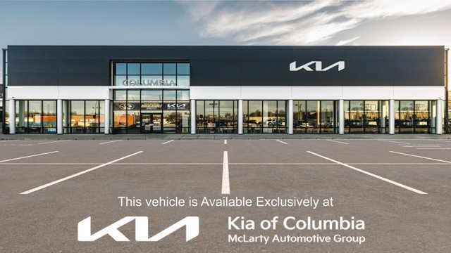 Used 2023 Chrysler Pacifica Limited FWD image 2