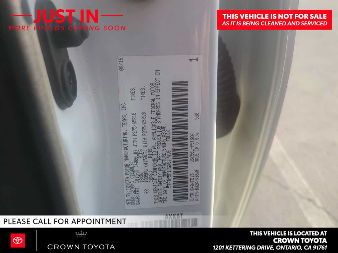 Used 2016 Toyota Tundra SR5 w/ TRD Off Road Package AWD/4WD image 10