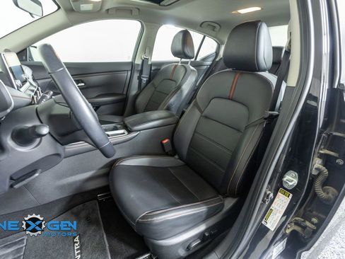 Used 2022 Nissan Sentra SR w/ SR Premium Package FWD image 25