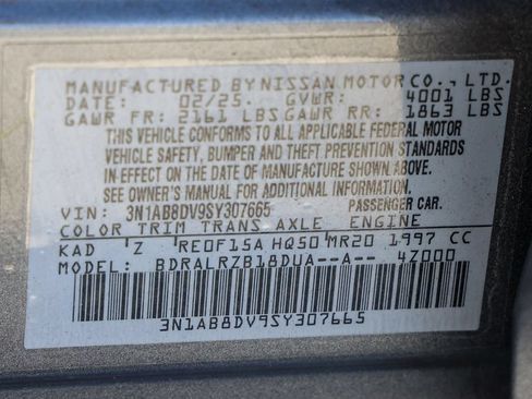Used 2025 Nissan Sentra SR FWD image 33