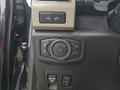Used 2019 Ford F150 Lariat w/ Equipment Group 502A Luxury RWD image 35