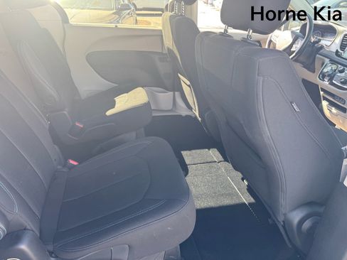 Used 2021 Chrysler Pacifica Touring w/ Cold Weather Group AWD/4WD image 28