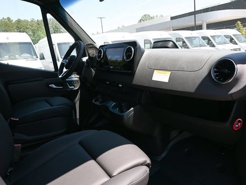 Used 2026 Mercedes-Benz Sprinter 2500 image 20