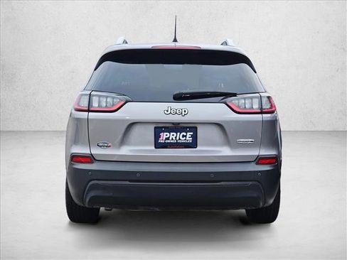 Used 2020 Jeep Cherokee Latitude Plus image 6