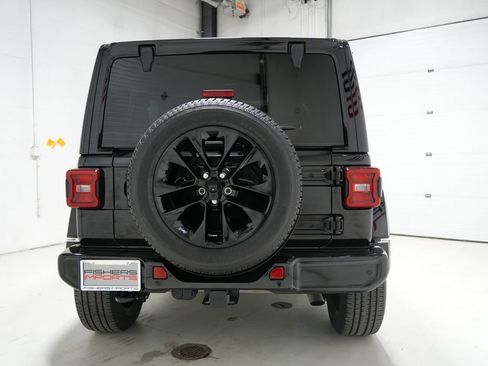 Used 2022 Jeep Wrangler Unlimited Sahara AWD/4WD image 6